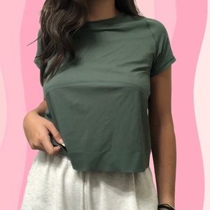 cute basic lulu workout top!